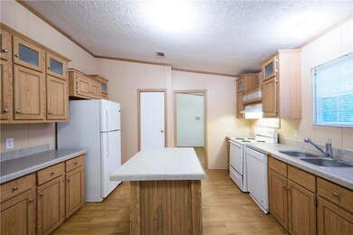 1505 Winchester Dr, Conroe, TX 77385 - photo 5