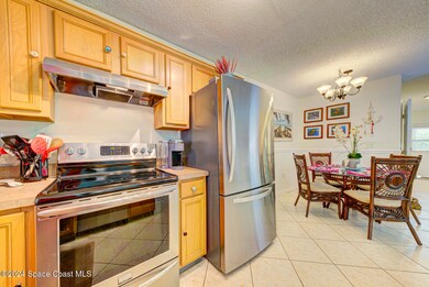 kitchen open to dining area (1)