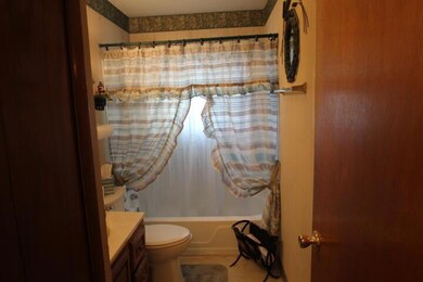 2792 Glenbriar St, Columbus, OH 43232 - photo 6