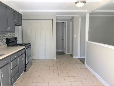 424 Britton St unit 1, Chicopee, MA 01020 - photo 4