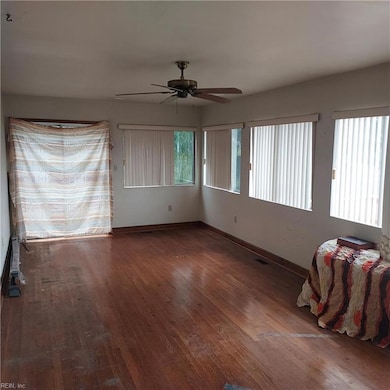 9 Julian Place, Hampton, VA 23666 - photo 3