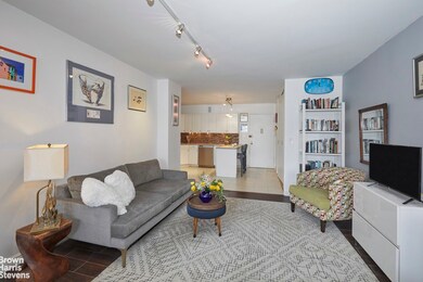 River Terrace Apartments unit 10E, Bronx, NY 10463 - photo 3