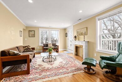 21 Colbourne Crescent unit 2, Brookline, MA 02445 - photo 3
