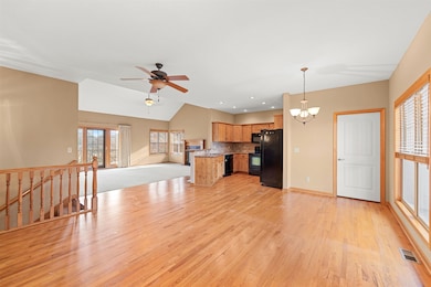 1869 Overlook Dr, Salina, KS 67401 - photo 2