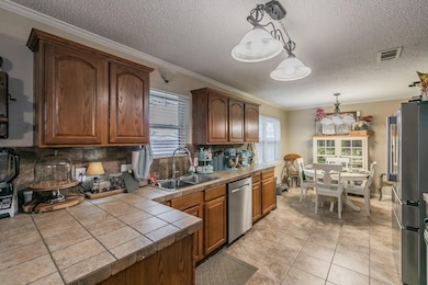 121 Cooper Dr, Hurst, TX 76053 - photo 5