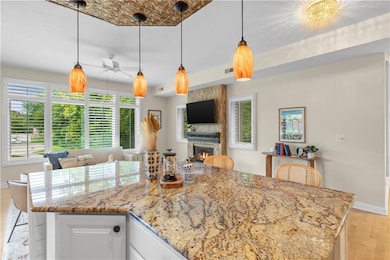 14100 Pinnacle Pointe Dr unit 102, Clive, IA 50325 - photo 6