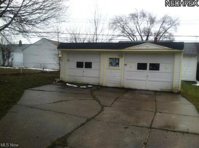 18208 Edinboro Ave, Maple Heights, OH 44137 - photo 3