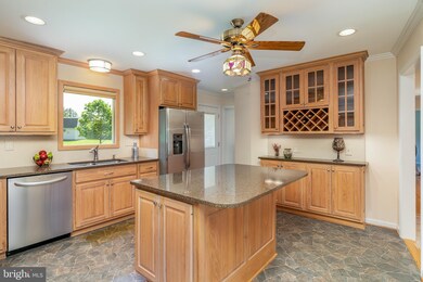 8013 Mckenstry Dr, Laurel, MD 20723 - photo 6