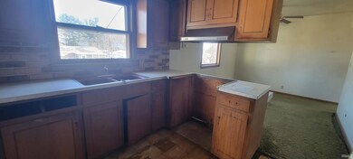 408 NE 18th St, Washington, IN 47501 - photo 5