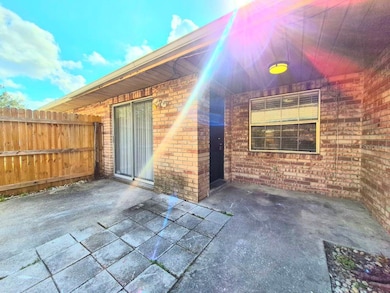 3141 Bloomingdale Villas Ct, Brandon, FL 33511 - photo 6