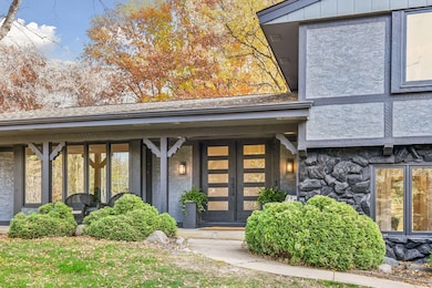 2841 Mayfield Rd, Wayzata, MN 55391 - photo 3