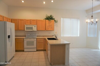 Kitchen & eating area