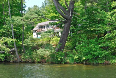 HOUSE FROM THE WATER