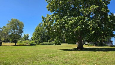 1011 N Locust St, Carrollton, MO 64633 - photo 4