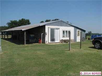 Barn/Tack/Living Quarters