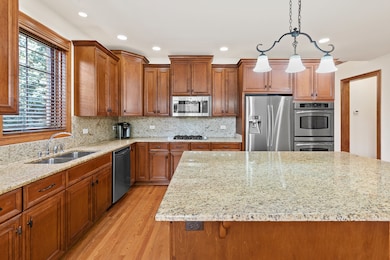 1011 Mackenzie Place, Wheaton, IL 60187 - photo 4