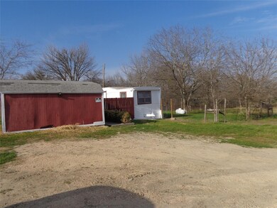 910 Bunton Ln unit B, Kyle, TX 78640 - photo 3