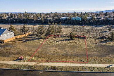 764 NW 13th St, Redmond, OR 97756 - photo 2