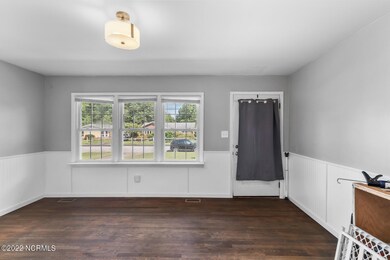 129 Cardinal Rd, Jacksonville, NC 28546 - photo 6