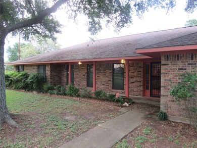 211 S 8th St, Beasley, TX 77417 - photo 2