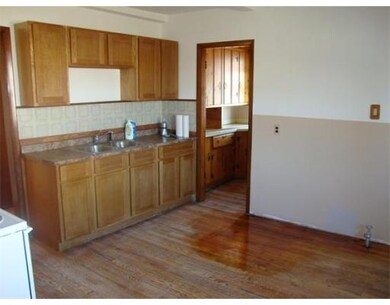 25 Sherman Ave, Chicopee, MA 01013 - photo 2