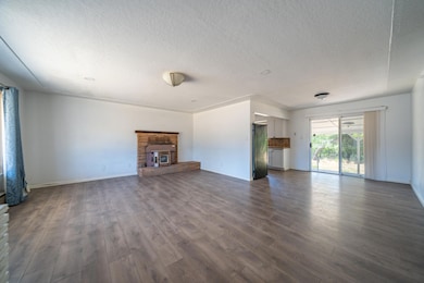 852 Lake Blvd-12