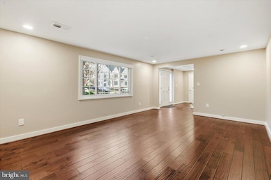 6926 Tyndale St, McLean, VA 22101 - photo 5
