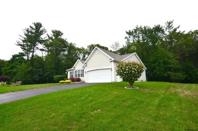 12 Garnet Ln, Schenectady, NY 12302 - photo 4