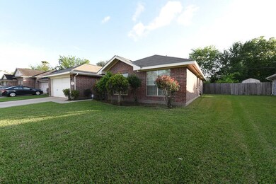 2005 Village Court Ln, Rosenberg, TX 77471 - photo 2