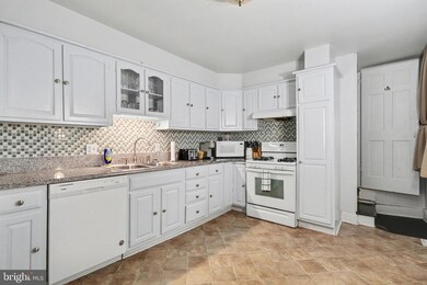 329 S Front St, Harrisburg, PA 17104 - photo 7