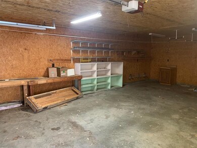 2101 Woodland Lakes Rd, Jacksonville, IL 62650 - photo 4