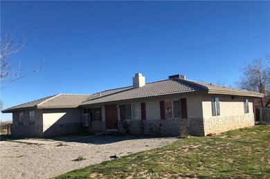 16745 Green Tree Blvd, Victorville, CA 92395 - photo 3