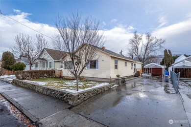 1029 Columbine St, Wenatchee, WA 98801 - photo 4