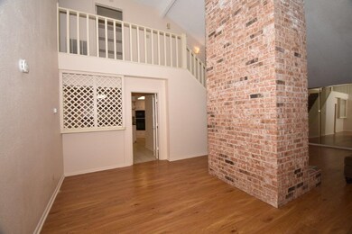 10302 Briar Dr, Houston, TX 77042 - photo 5