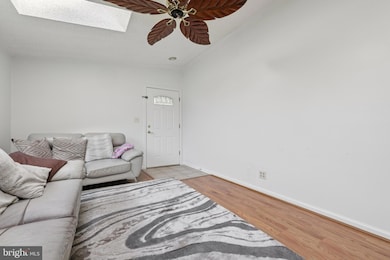 8911 Josephs Coat Ct, Jessup, MD 20794 - photo 5