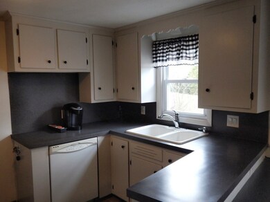 9 Wellspring Dr, Cranston, RI 02920 - photo 3