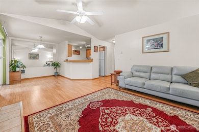 1009 112th St SE unit B305, Everett, WA 98208 - photo 5