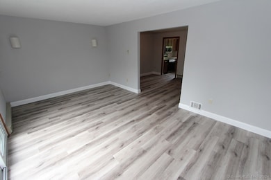 1400 Meriden Rd unit 2-4, Waterbury, CT 06705 - photo 5