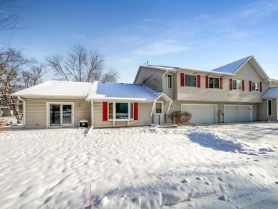 3677 Gershwin Ln N, Saint Paul, MN 55128 - photo 2