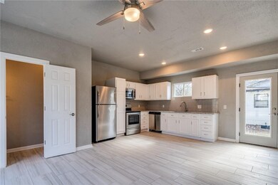 402 E Hemlock St, Rogers, AR 72756 - photo 5