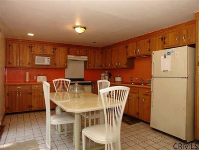 971 Maple Ave, Schenectady, NY 12307 - photo 5