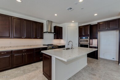 02 5723 S Esmeralda Kitchen
