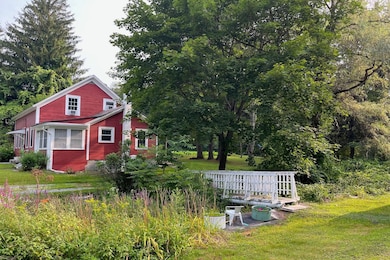 71 Campbell Rd, Center Rutland, VT 05736 - photo 3