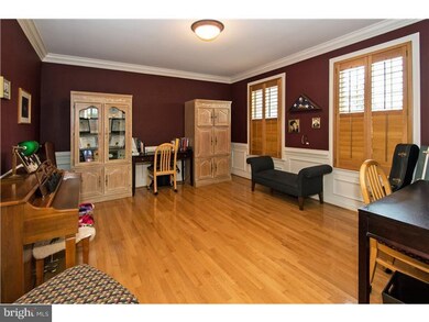 4749 Mac Gregor Dr, Schwenksville, PA 19473 - photo 2