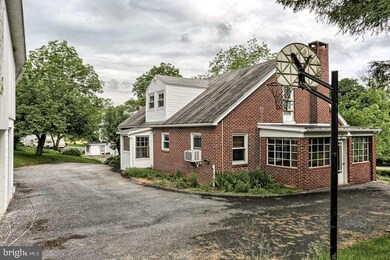 300 N Carlisle St, New Bloomfield, PA 17068 - photo 5