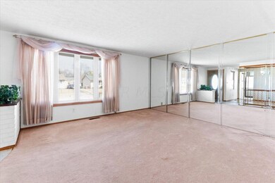 04-Living Area