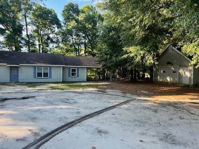 121 Ramsey Branch Rd, Freeport, FL 32439 - photo 2