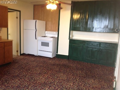 206 1/2 N Main St, Ada, OH 45810 - photo 4