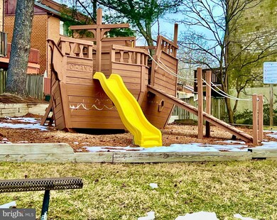 7140 Winter Rose Path, Columbia, MD 21045 - photo 6