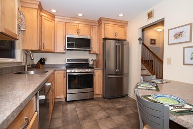 19 Chestnut Ct, Rensselaer, NY 12144 - photo 7